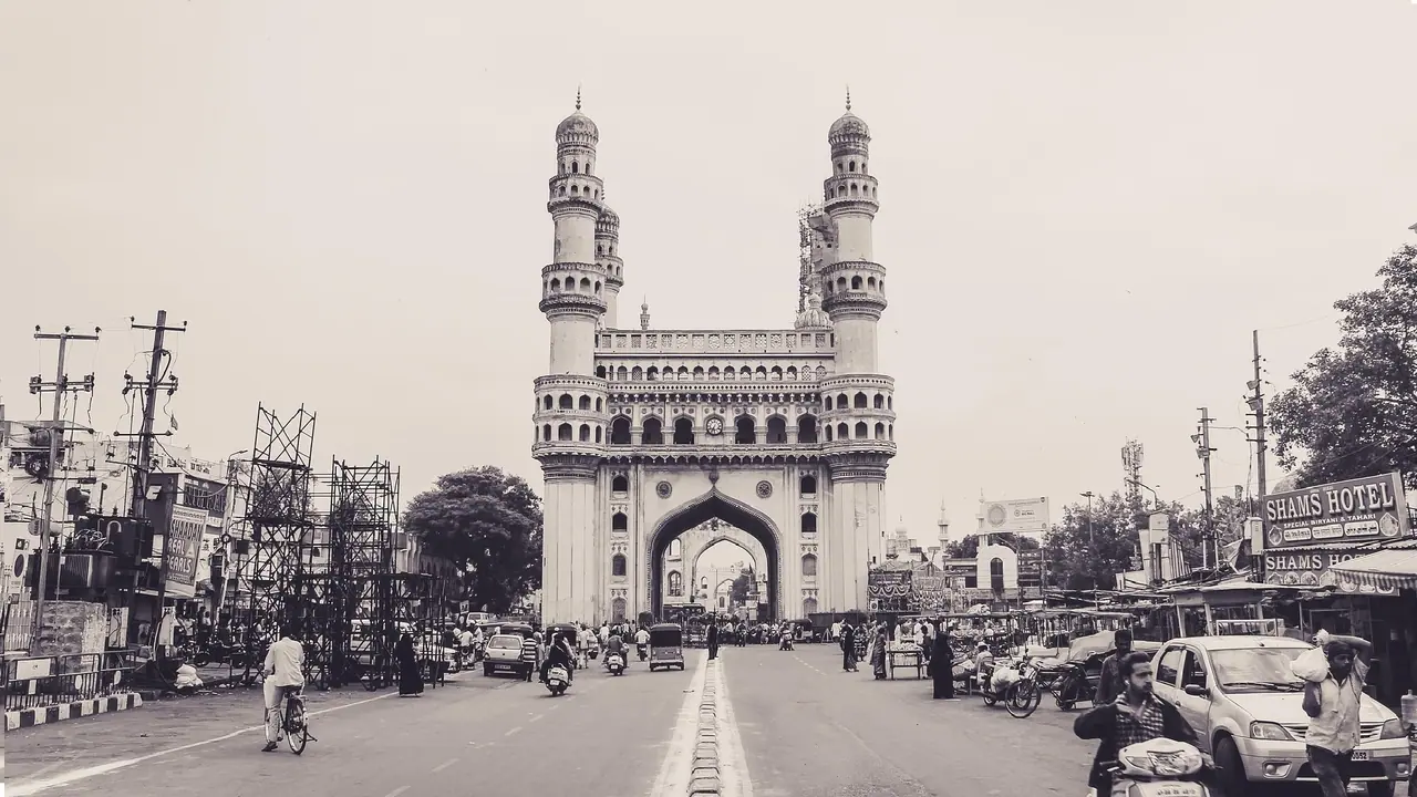 హైదరాబాద్ నుంచి ట్రావెల్ స్పాట్లు