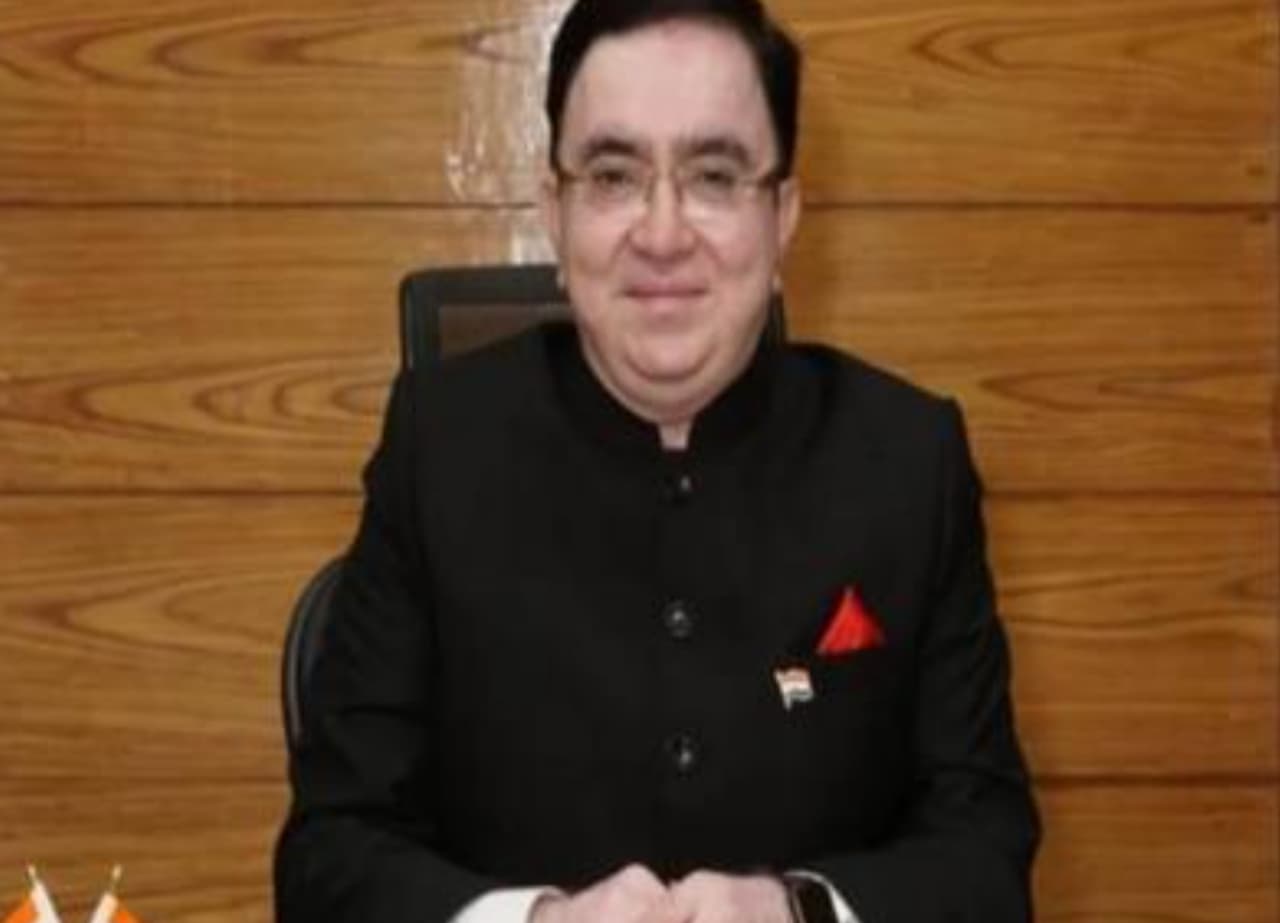 वसई विरार महापालिकेचे माजी आयुक्त अनिलकुमार पवार यांना अटक वसई विरार महापालिकेचे माजी आयुक्त अनिलकुमार पवार यांना अटक