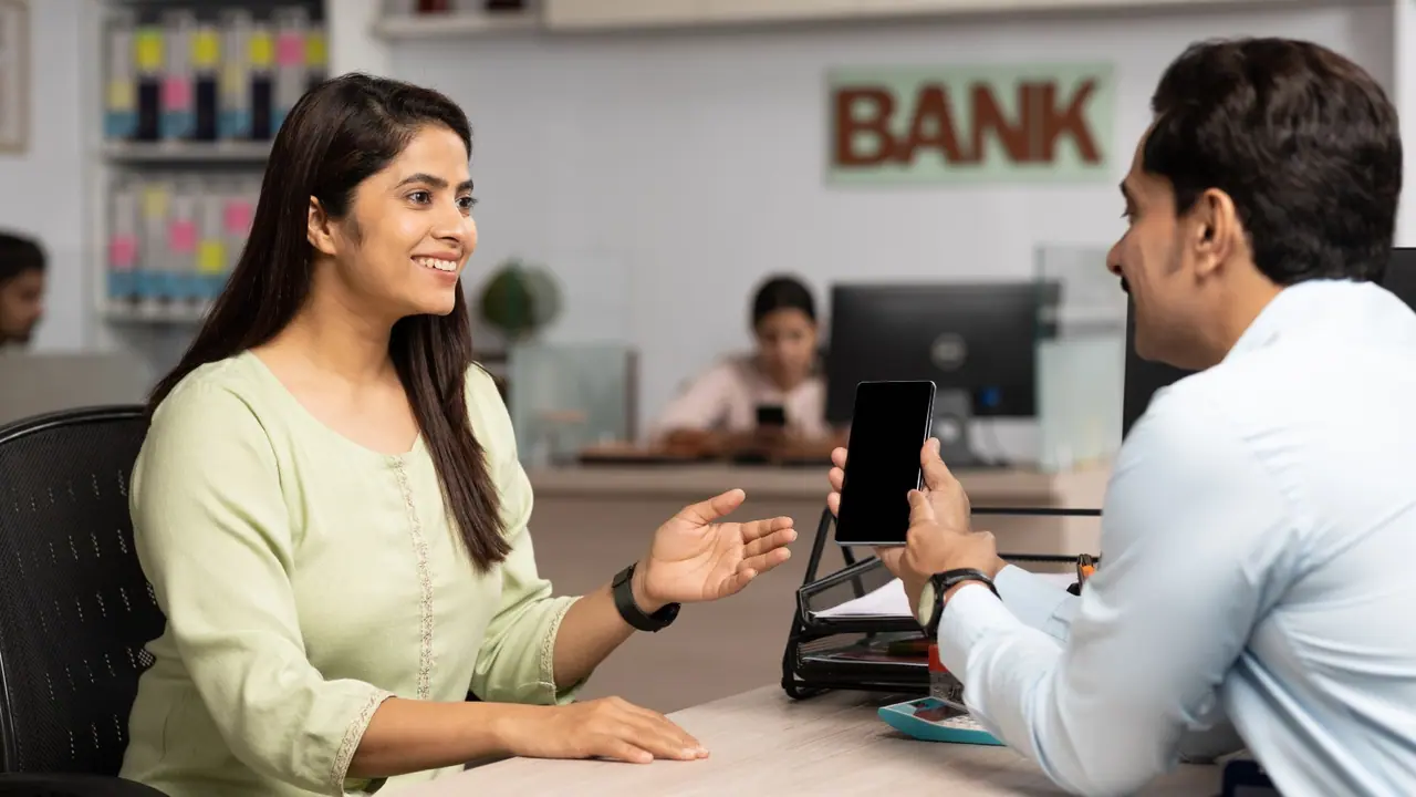 ஏன் வங்கி வேலை ஒரு சிறந்த தேர்வு?