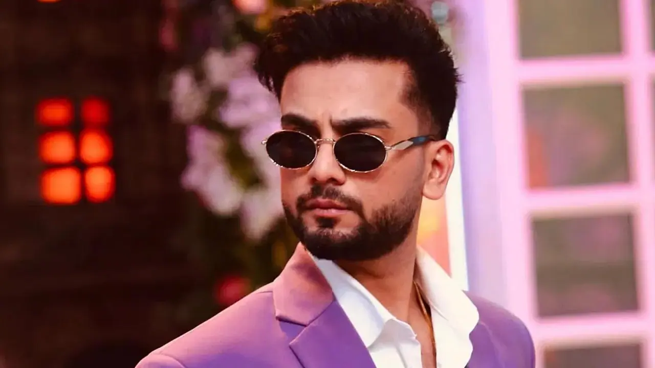 यूट्यूबर हैं एल्विश यादव यूट्यूबर हैं एल्विश यादव