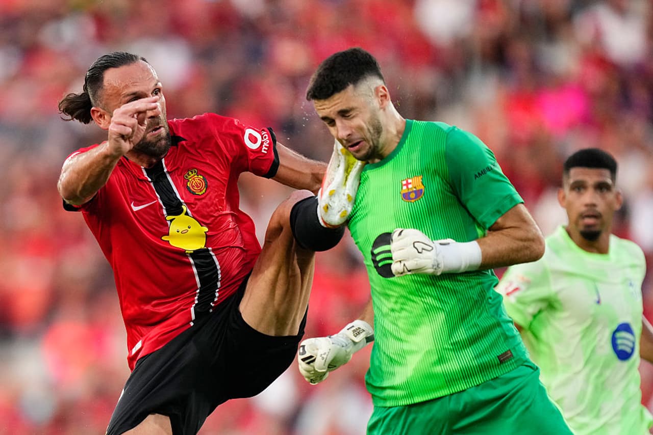 Joan Garcia Looks Solid in Goal