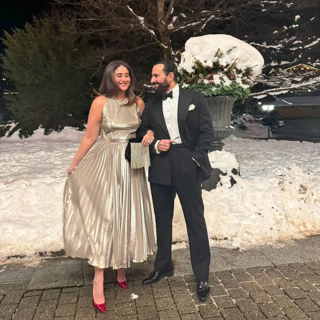 55 ఏళ్ళ నటుడు, 32 ఏళ్ళుగా సినిమాల్లో స్టార్గా రాణిస్తున్న హీరో 55 ఏళ్ళ నటుడు, 32 ఏళ్ళుగా సినిమాల్లో స్టార్గా రాణిస్తున్న హీరో