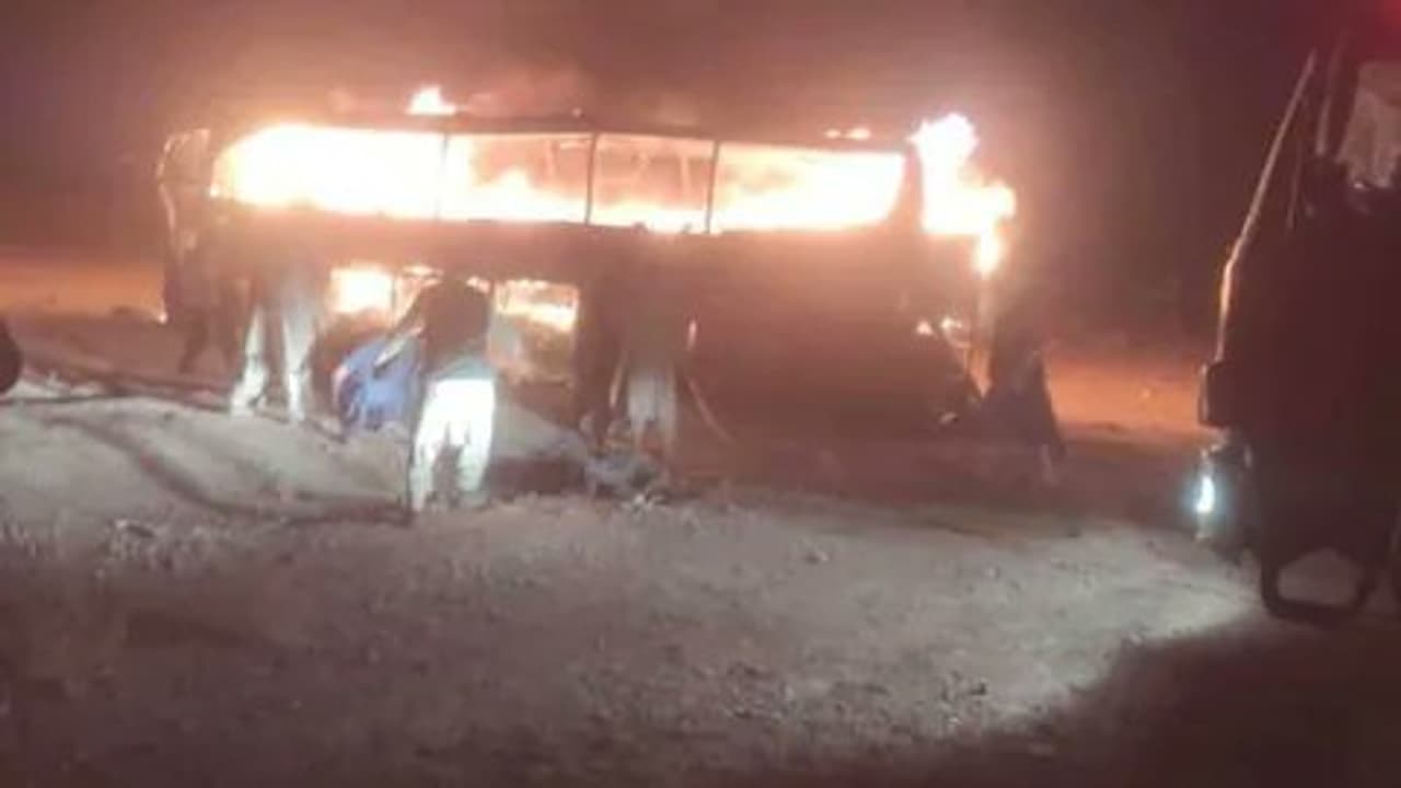 আফগানিস্তানে ভয়াবহ বাস দুর্ঘটনা আফগানিস্তানে ভয়াবহ বাস দুর্ঘটনা