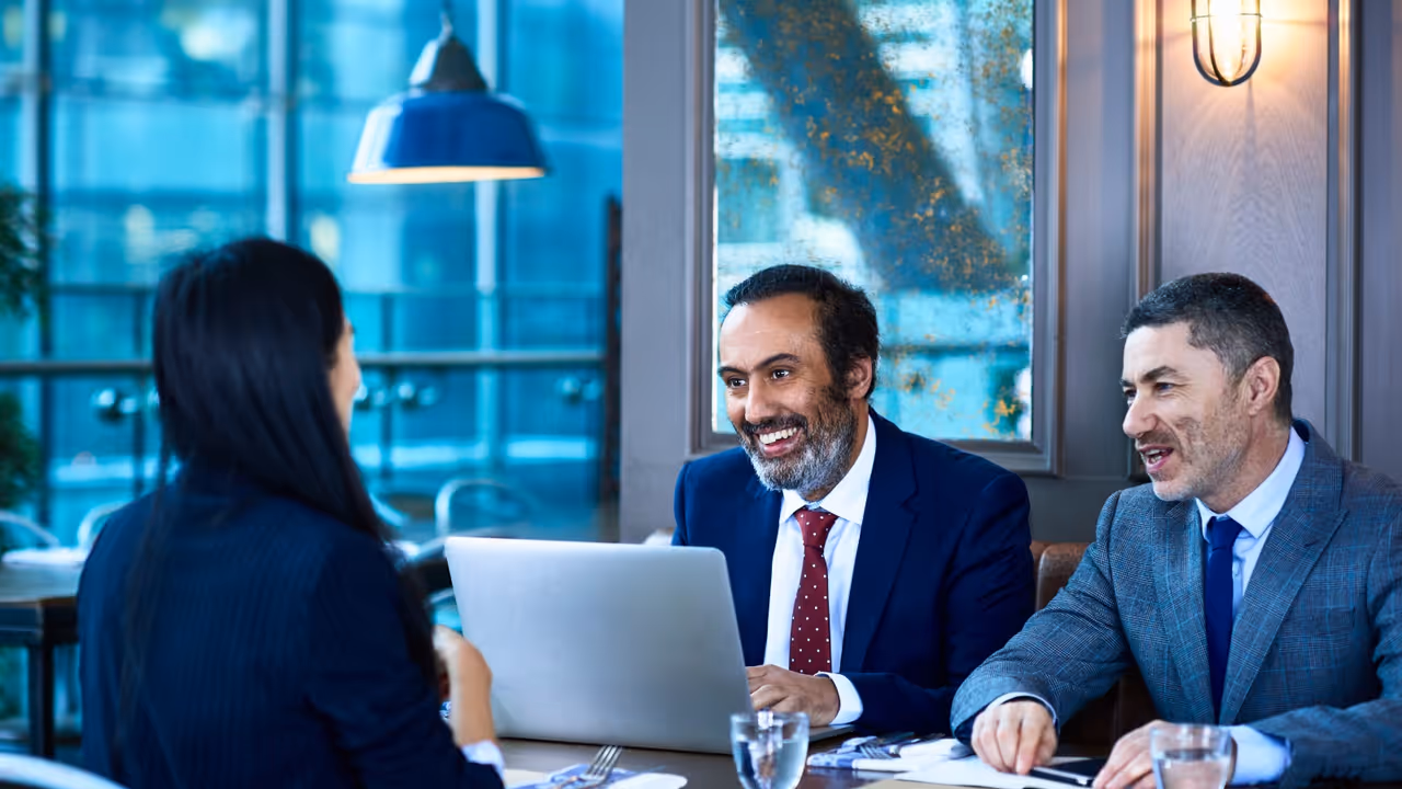 ఇండియన్స్ డాలర్స్ డ్రీమ్స్ చిదిమేస్తున్న ట్రంప్