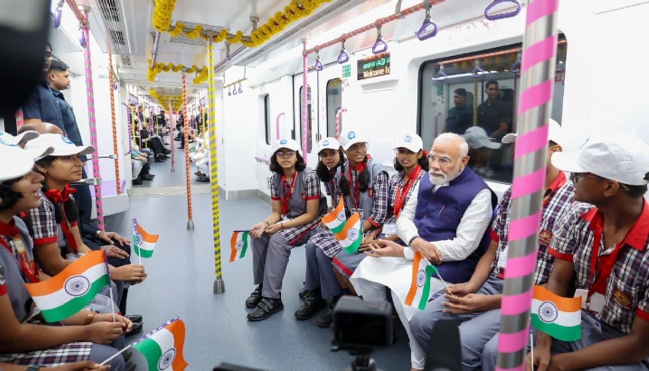 হাওড়া ময়দান থেকে মেট্রোরেলে চড়ে সরাসরি বিমানবন্দরে পৌঁছে যাবেন যাত্রীরা হাওড়া ময়দান থেকে মেট্রোরেলে চড়ে সরাসরি বিমানবন্দরে পৌঁছে যাবেন যাত্রীরা