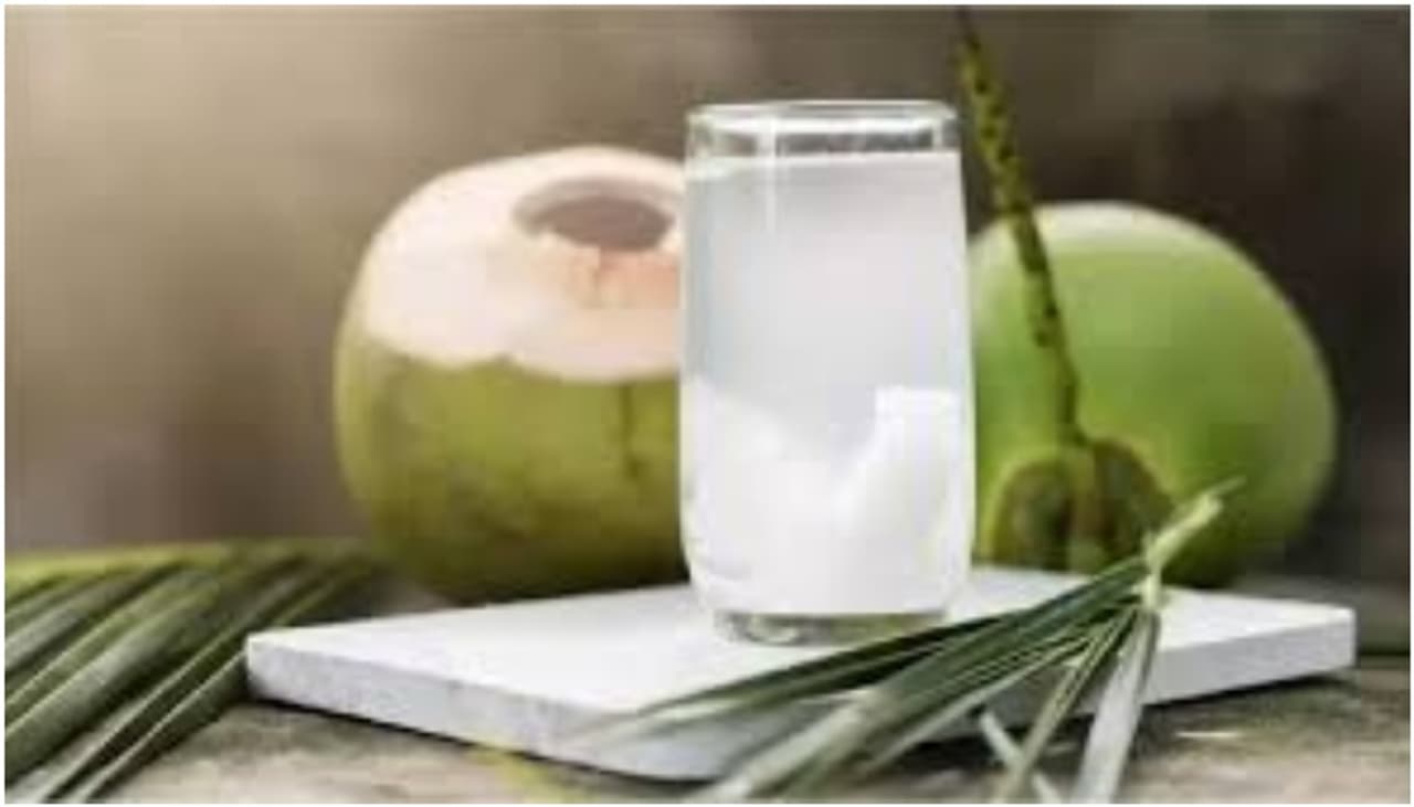 ತೆಂಗಿನಕಾಯಿ ಎಳನೀರು