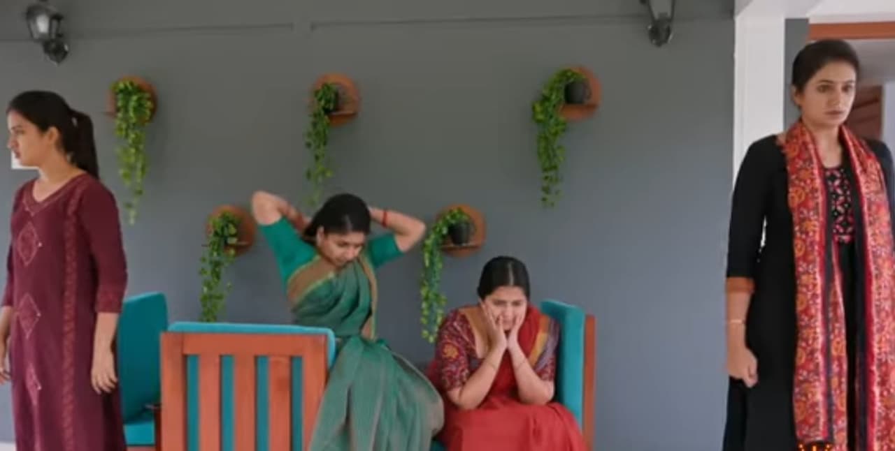 Ethirneechal Thodargiradhu Today Episode