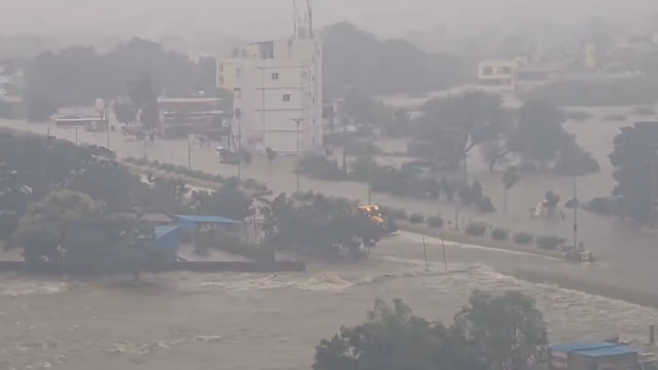 मराठवाड्यात पुन्हा मुसळधार पावसाची हजेरी 