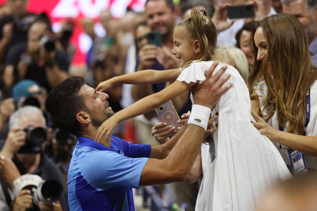 পড়ুয়াদের আন্দোলনকে সমর্থন করে সার্বিয়া সরকারের রোষে নোভাক জকোভিচ পড়ুয়াদের আন্দোলনকে সমর্থন করে সার্বিয়া সরকারের রোষে নোভাক জকোভিচ