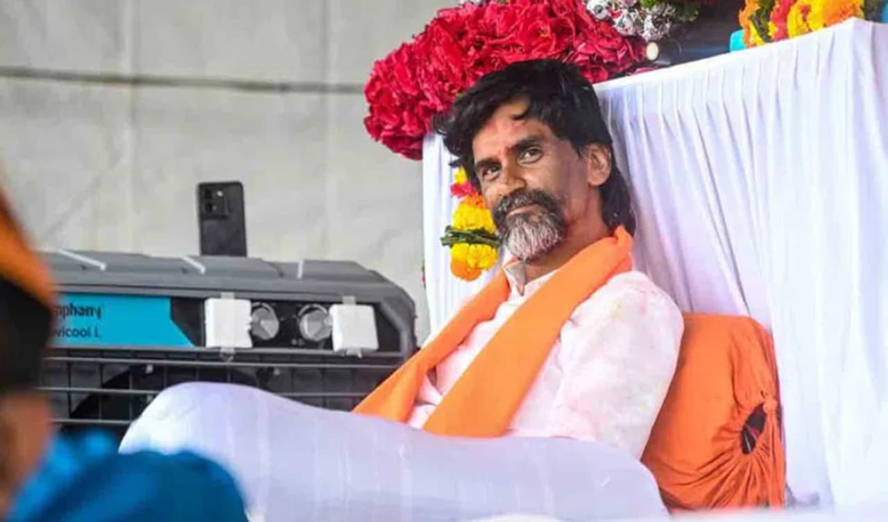 आर्थिक मागासलेपण आणि सामाजिक दुर्बलता