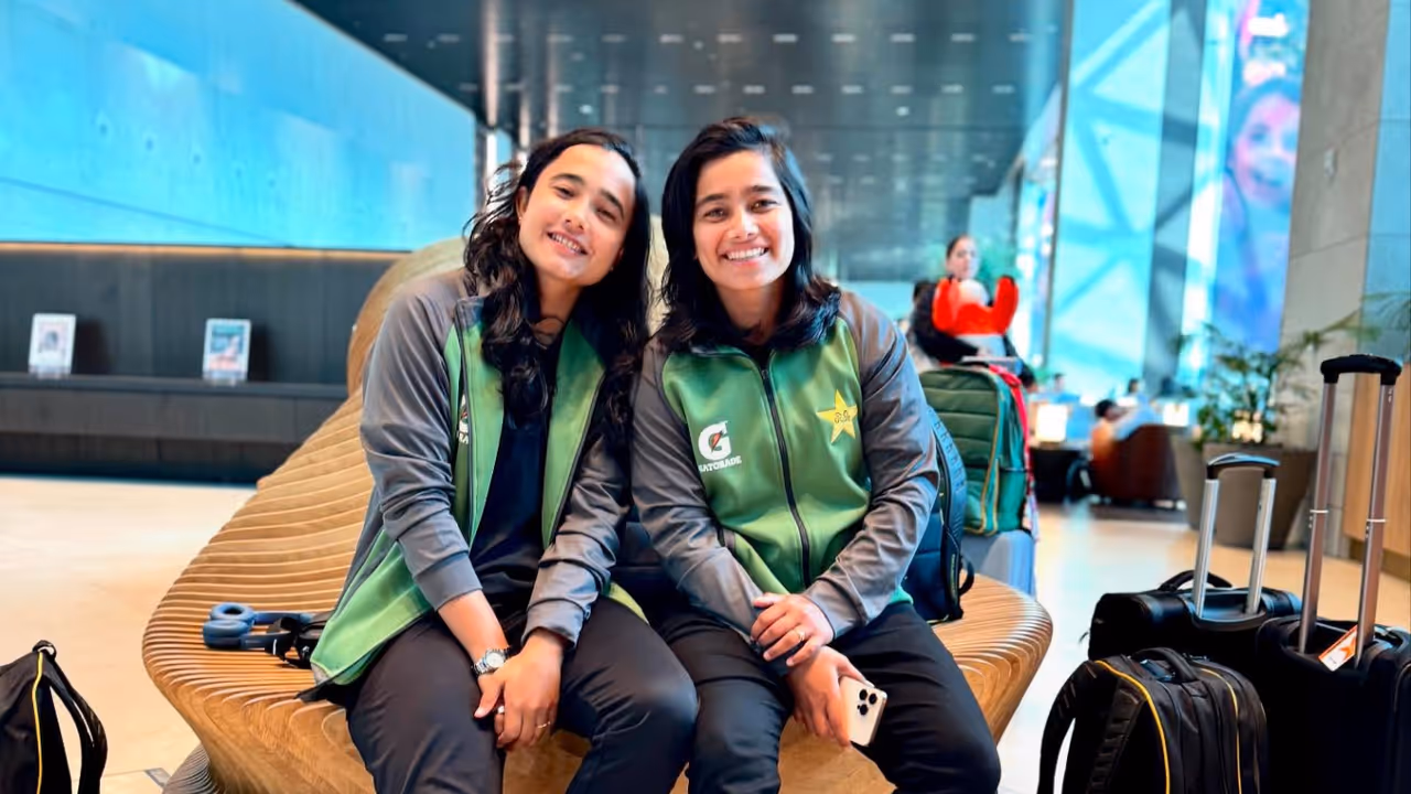 ভারতের সফলতম অধিনায়কের কাছ থেকে অনুপ্রেরণা নিচ্ছেন পাকিস্তানের অধিনায়ক