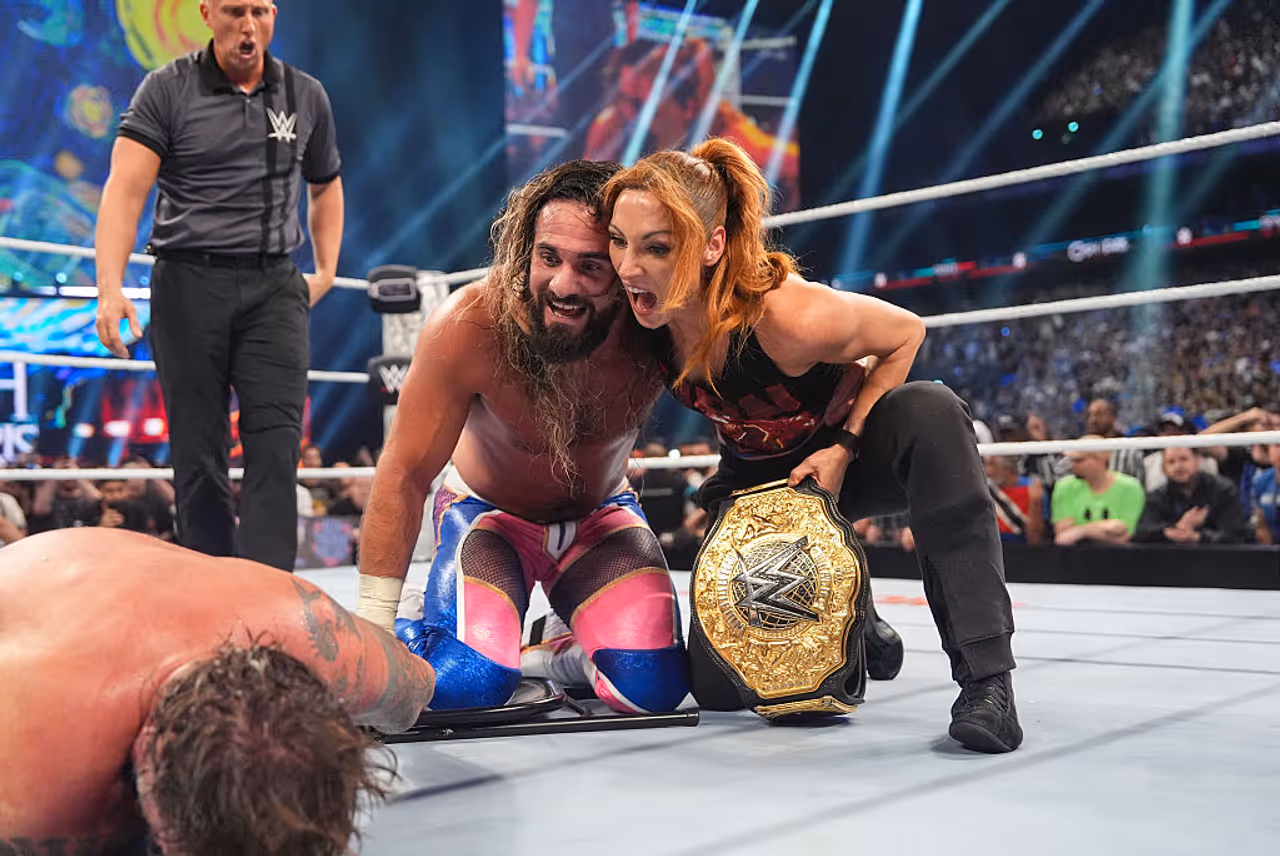 Seth Rollins And Becky Lynch
