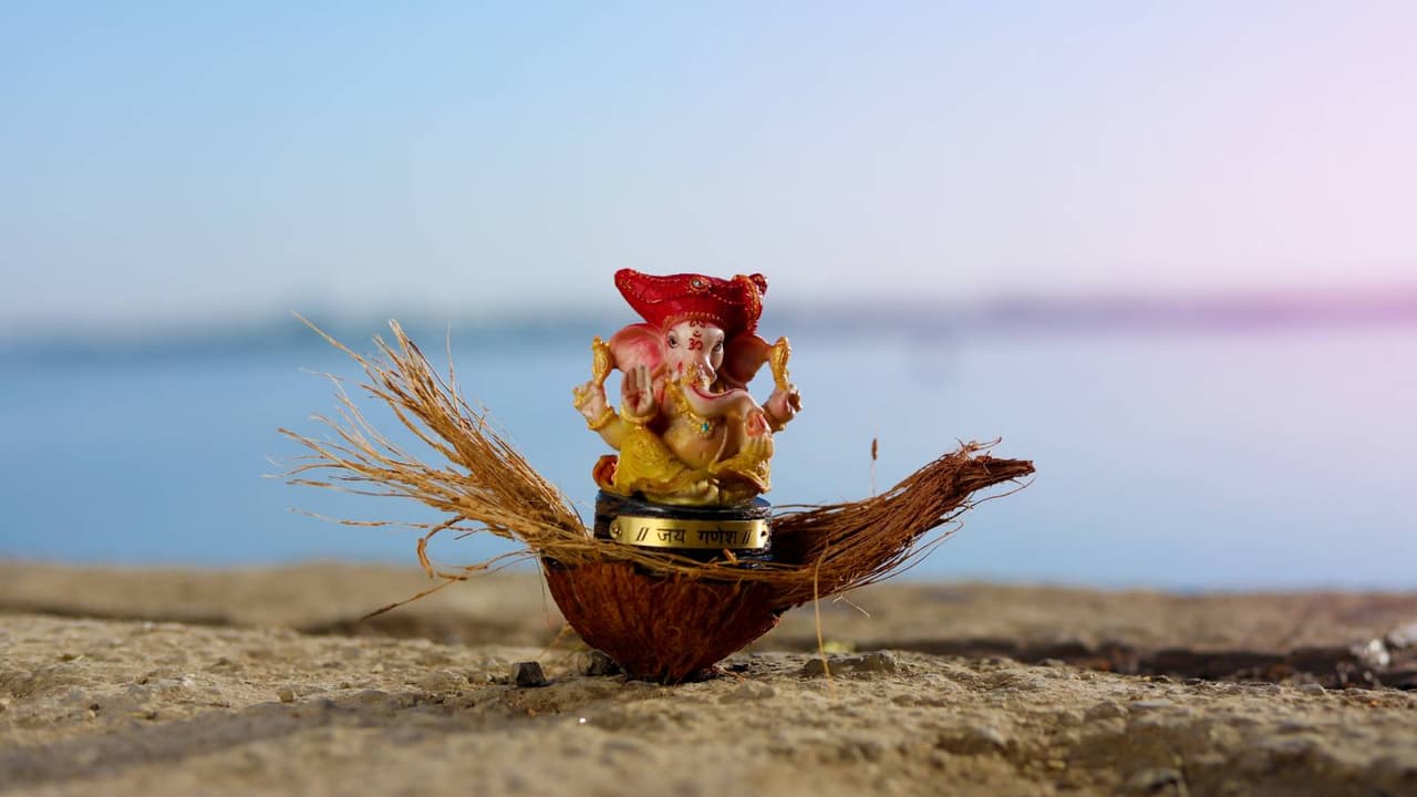 कधी आहे विघ्नराज संकष्टी चतुर्थी २०२५ : कधी आहे विघ्नराज संकष्टी चतुर्थी २०२५ :