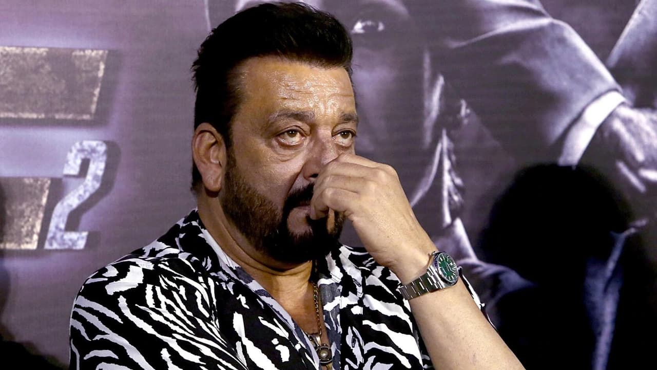 संजय दत्तसोबत बेडरूम सिन करताना 'ही' अभिनेत्री गेली घाबरून, किस्सा ऐकून तळाची आग जाईल मस्तकात 