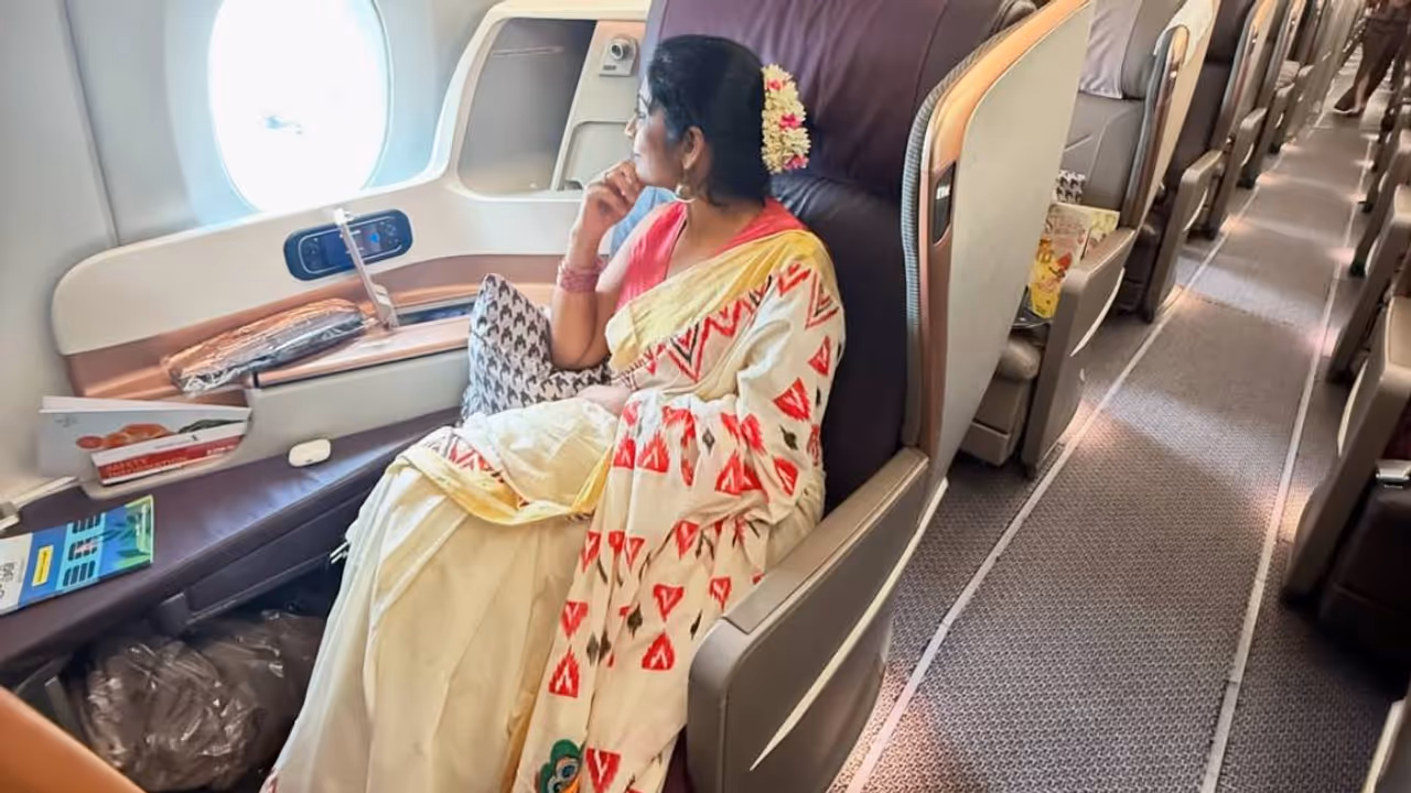 మన హీరోయిన్ మల్లెపూలు మామూలు పని చేయలేదు.. మన హీరోయిన్ మల్లెపూలు మామూలు పని చేయలేదు..