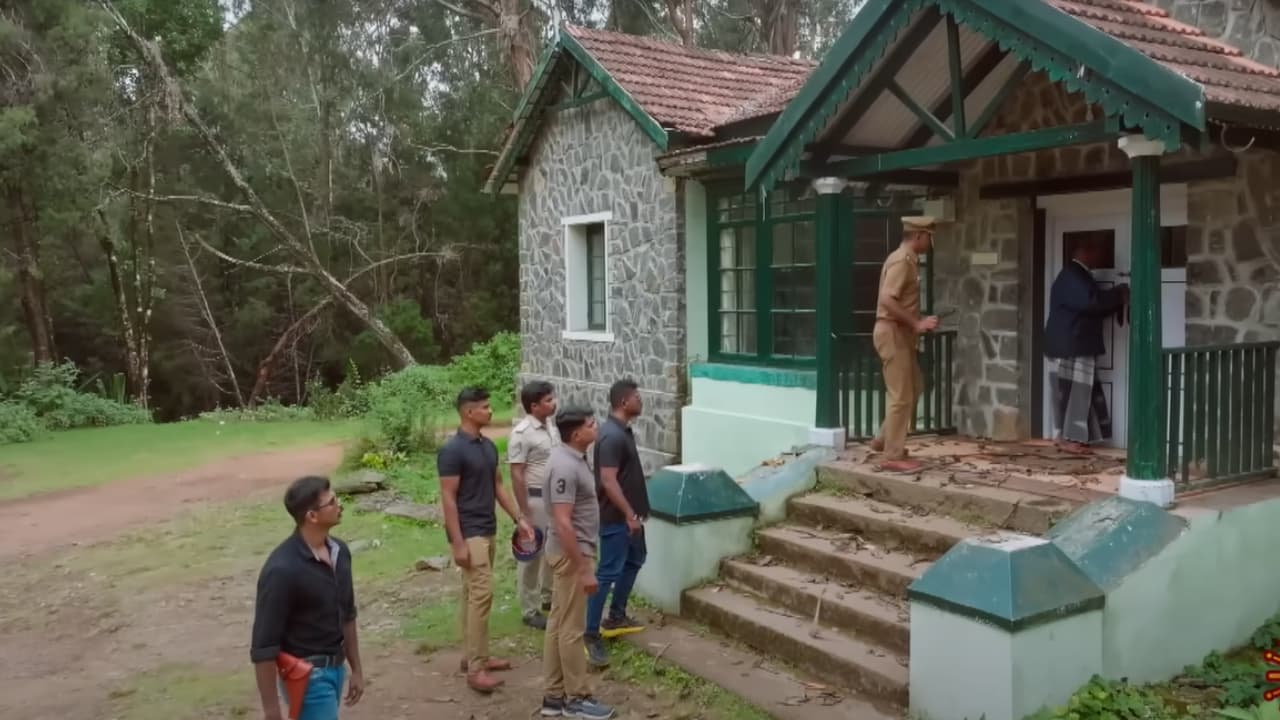 Ethirneechal Thodargiradhu Today Episode