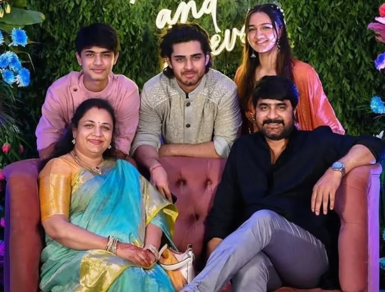 హీరో శ్రీకాంత్ కూతురు మేధ ఇప్పుడేం చేస్తుంది? హీరో శ్రీకాంత్ కూతురు మేధ ఇప్పుడేం చేస్తుంది?