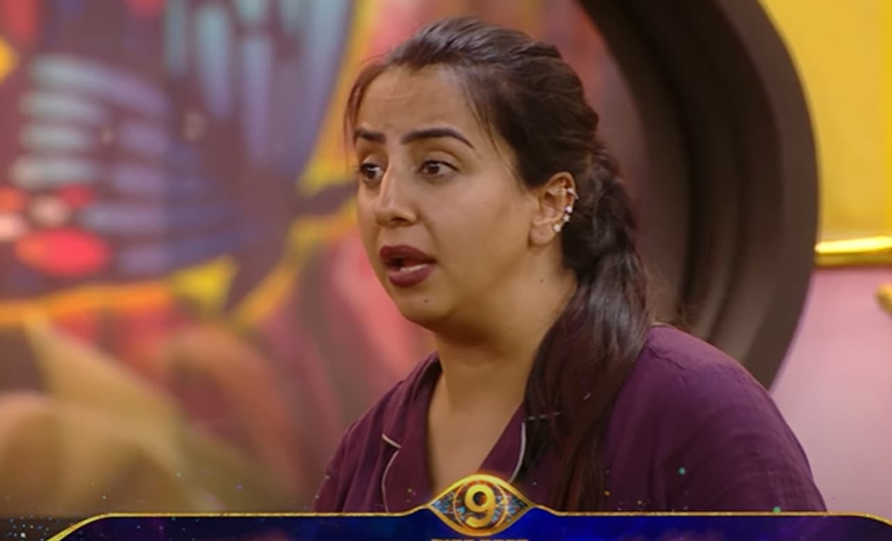 Is Sanjana Galrani bad mouthing?