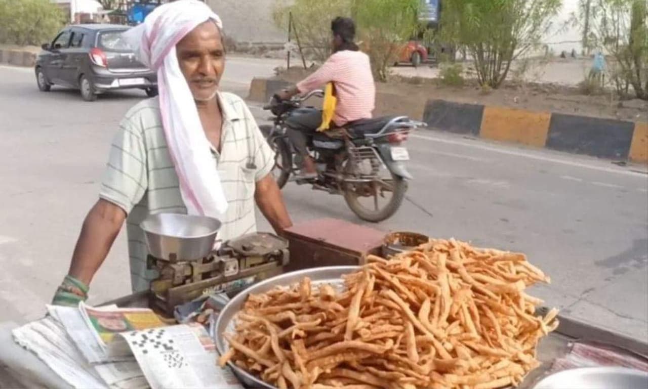 పకొడీవాలా ఓ ఐఏఎస్, ముగ్గురు డాక్టర్ల తండ్రి పకొడీవాలా ఓ ఐఏఎస్, ముగ్గురు డాక్టర్ల తండ్రి
