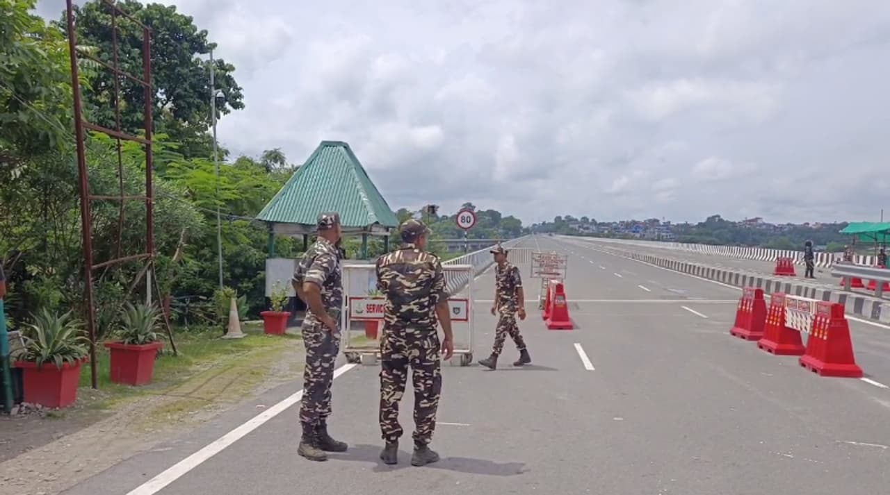 ভারত নেপাল বাস চলাচল বন্ধ