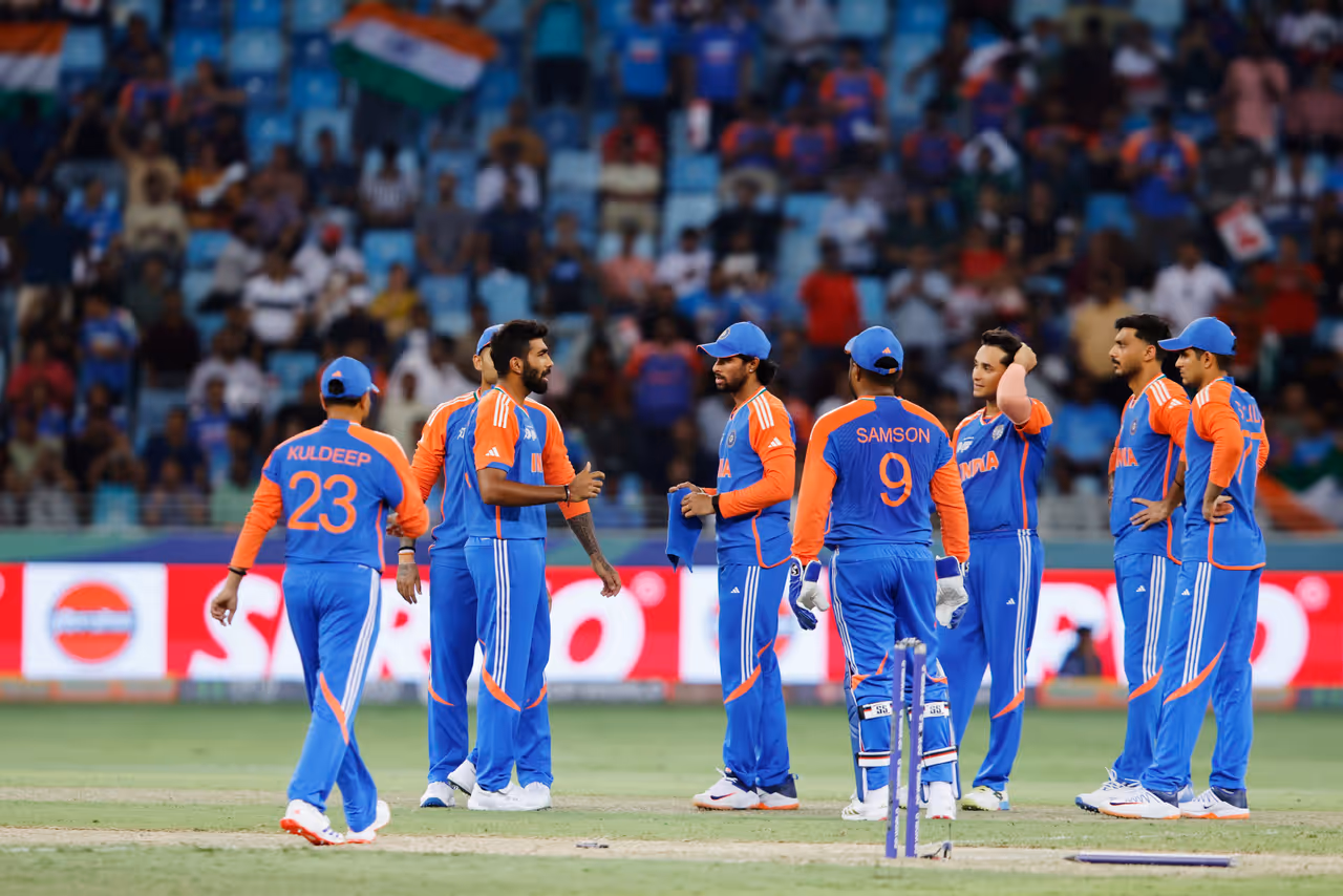 ఆసియా కప్ 2025 తొలి మ్యాచ్ లో భారత బౌలర్ల విశ్వరూపం