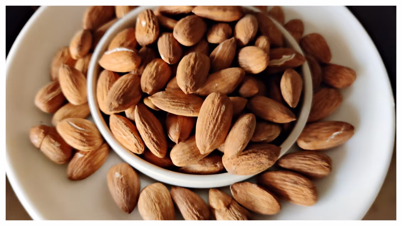 നിങ്ങൾ ബദാം കുതിർത്ത് കഴിക്കാറാണോ പതിവ്? നിങ്ങൾ ബദാം കുതിർത്ത് കഴിക്കാറാണോ പതിവ്?