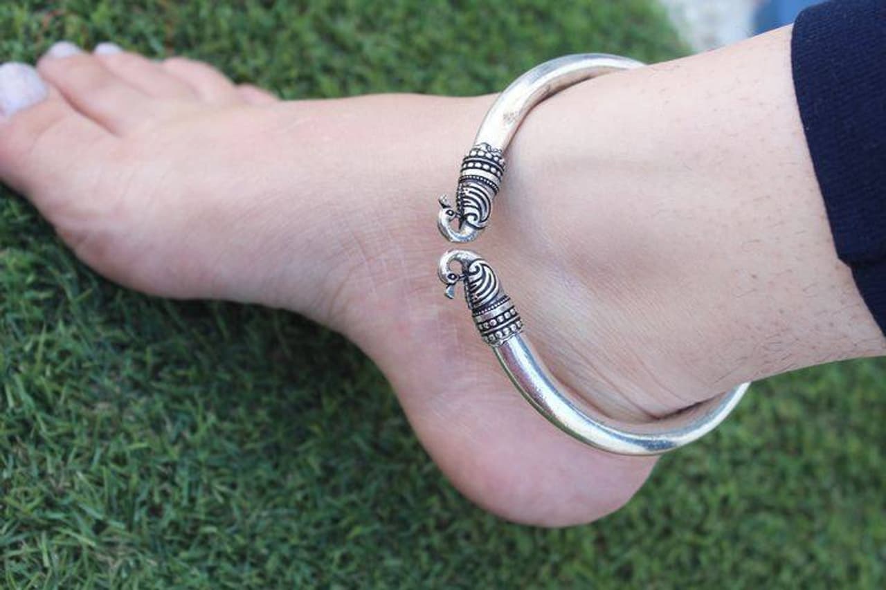 मोराच्या आकाराचे डिझाइन