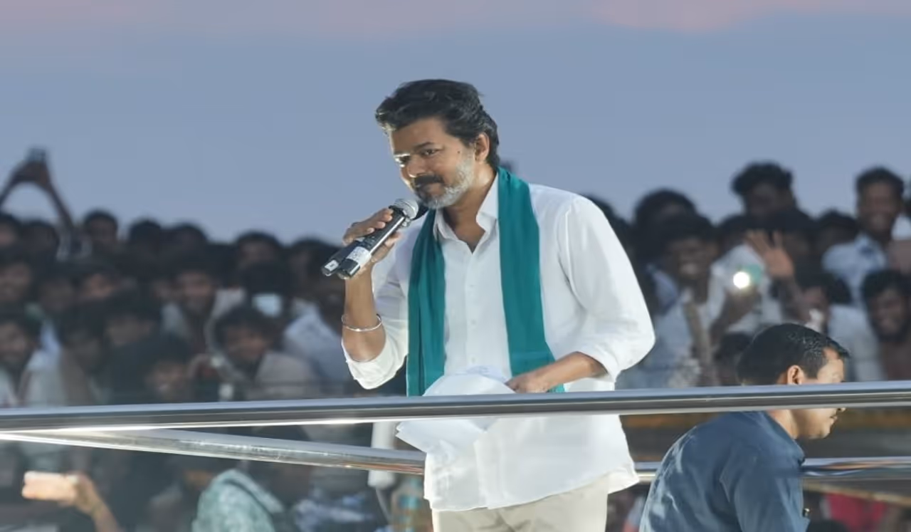 புதுவைக்கு செல்லும் விஜய்