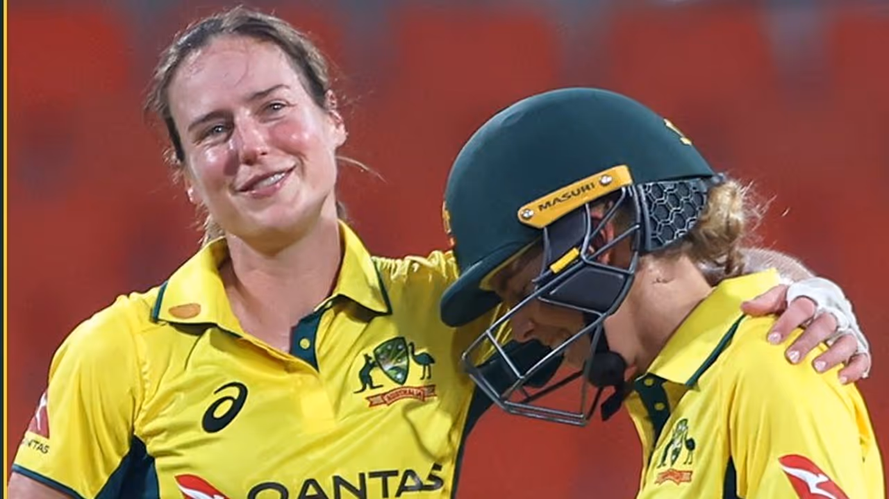 భారత్ బౌలింగ్ ను దంచికొట్టిన ఆస్ట్రేలియా భారత్ బౌలింగ్ ను దంచికొట్టిన ఆస్ట్రేలియా