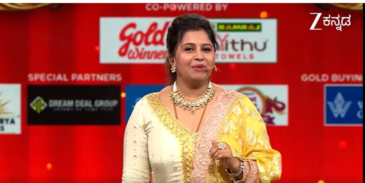 ಅನುಶ್ರೀ ಲುಕ್ ಅನುಶ್ರೀ ಲುಕ್