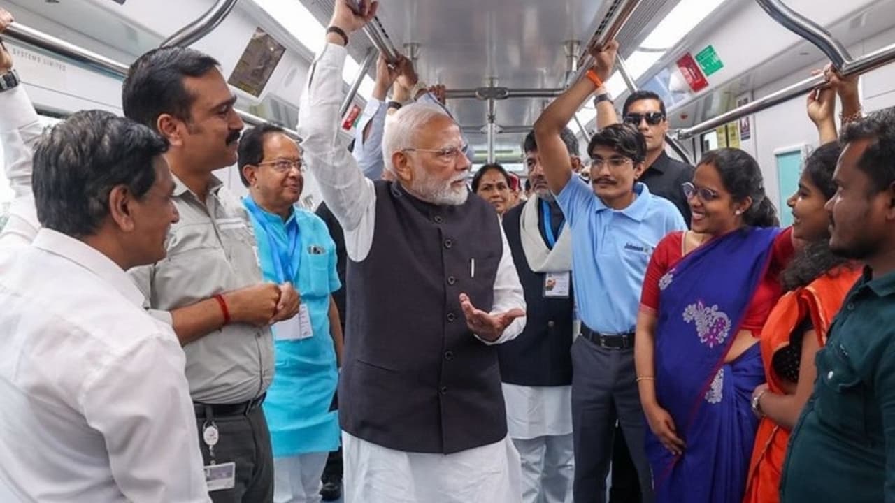 அதிரடியாக குறைந்த கார்களின் விலை