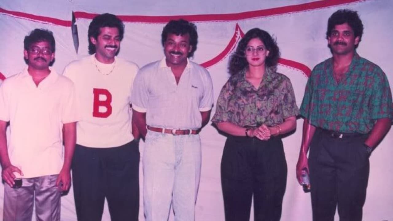 ఒకే ఫ్రేములో చిరు, వెంకీ, శ్రీదేవి, నాగ్, వర్మ అరుదైన ఫోటో ఒకే ఫ్రేములో చిరు, వెంకీ, శ్రీదేవి, నాగ్, వర్మ అరుదైన ఫోటో