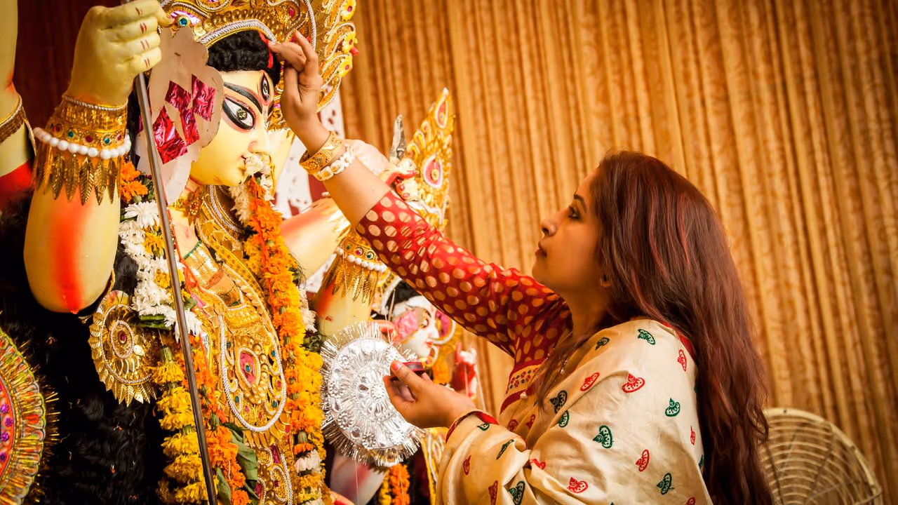 जाणून घ्या देवी ब्रह्मचारिणीशी संबंधित प्रत्येक गोष्ट जाणून घ्या देवी ब्रह्मचारिणीशी संबंधित प्रत्येक गोष्ट