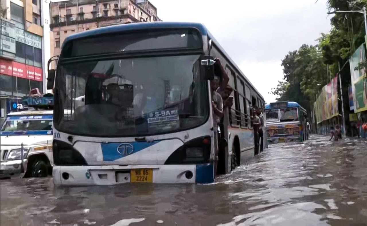 বিদ্য়ুৎস্পৃষ্ট হয়ে ৯ মৃত্যুর রিপোর্ট