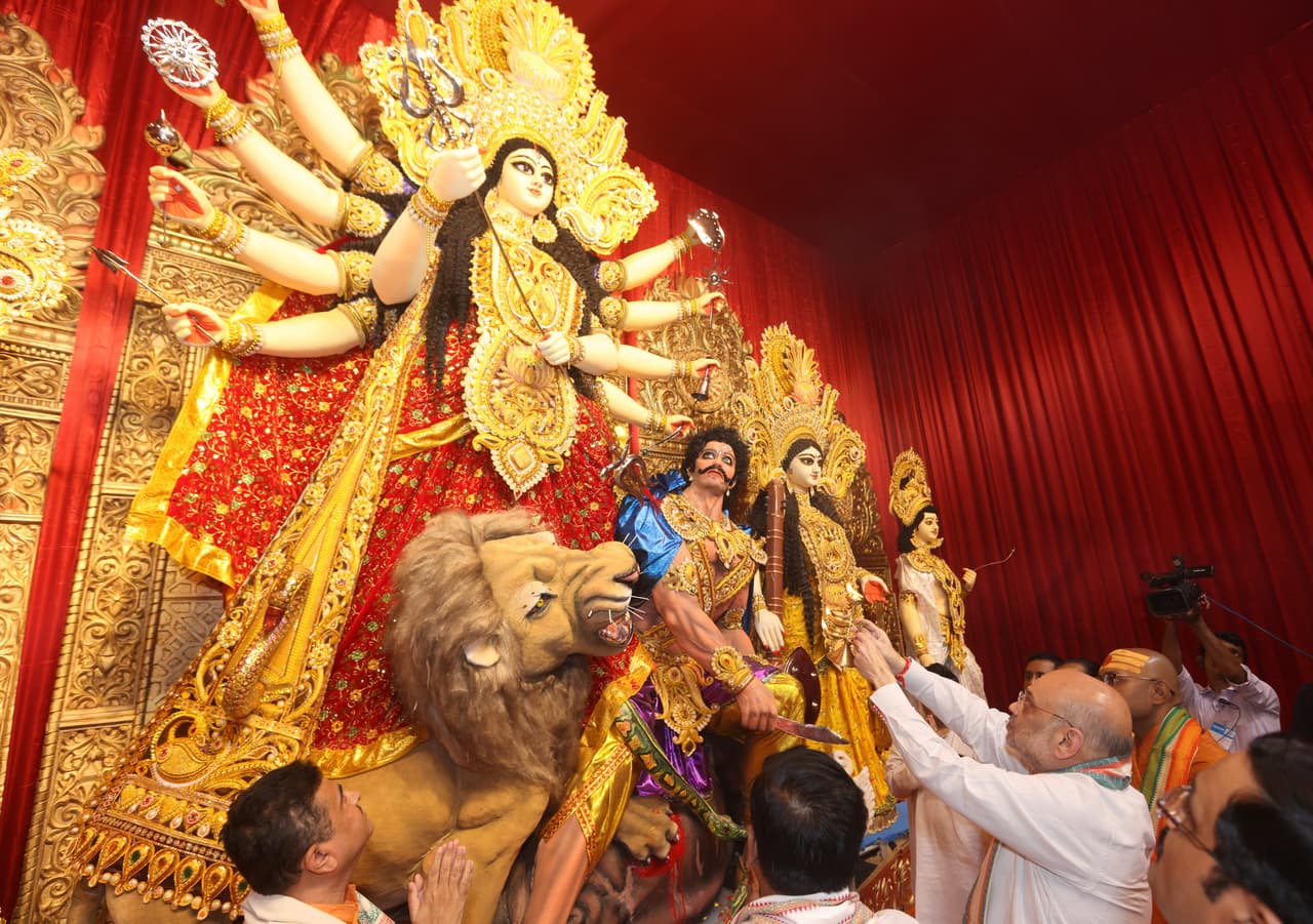 দুর্গাপুজোর উদ্বোধনে কলকাতায় অমিত শাহ