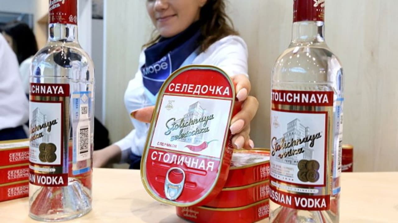 వోడ్కా ఎలా తాగాలో తెలియ‌దు.