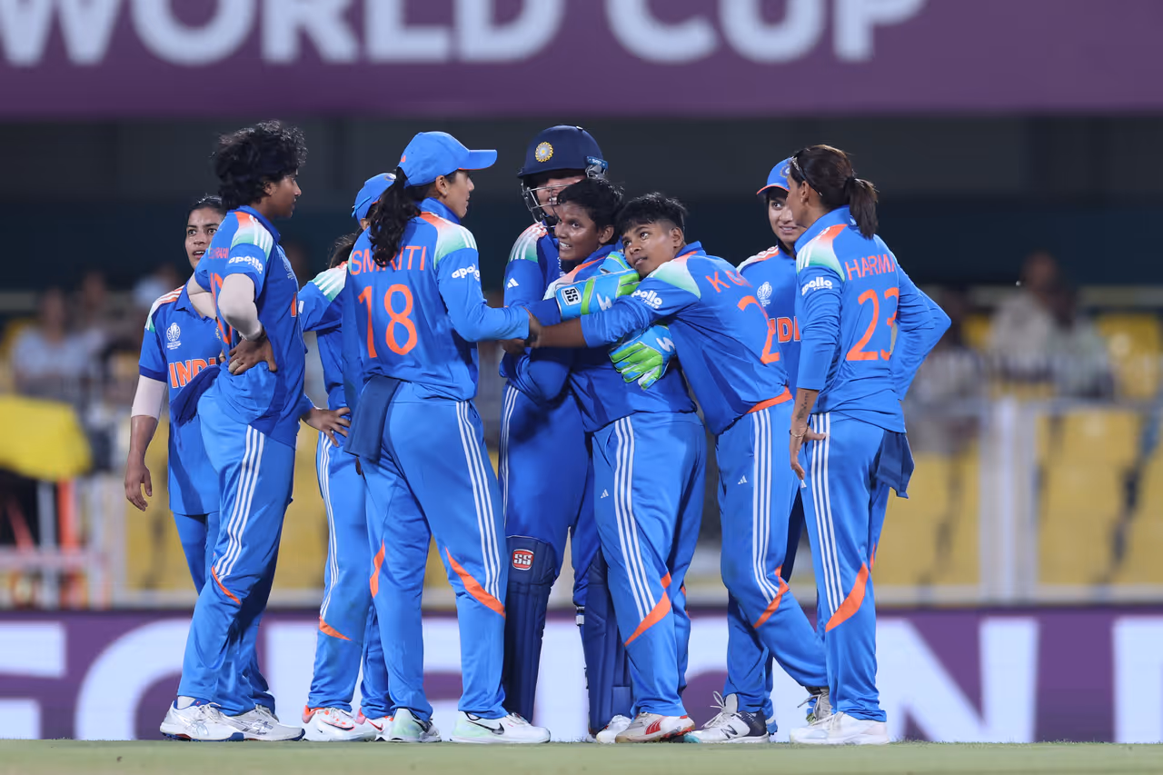 INDW vs PAKW : మళ్లీ హ్యాండ్‌షేక్ వివాదం..