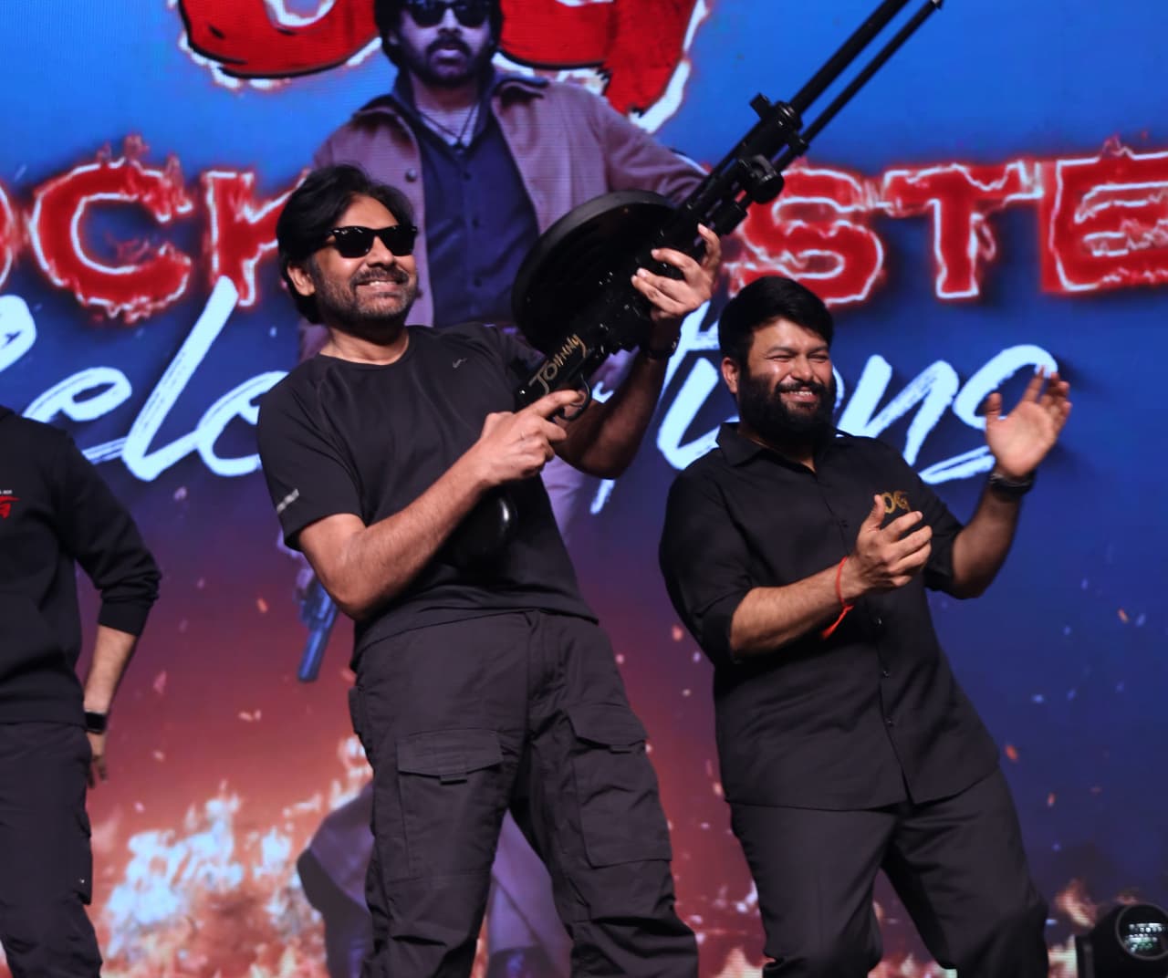 `ఓజీ` సక్సెస్‌ సెలబ్రేషన్‌లో పవన్‌ పవర్‌ ఫుల్‌ స్పీచ్‌