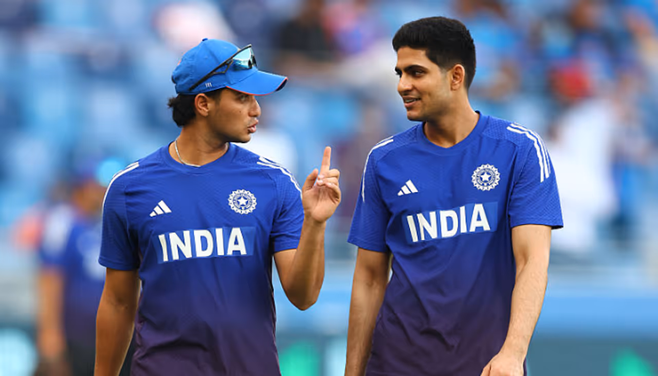 দেশের মাটিতে অধিনায়ক হিসেবে প্রথম টেস্ট ইনিংসেই অর্ধশতরান, অসাধারণ নজির শুবমান গিলের