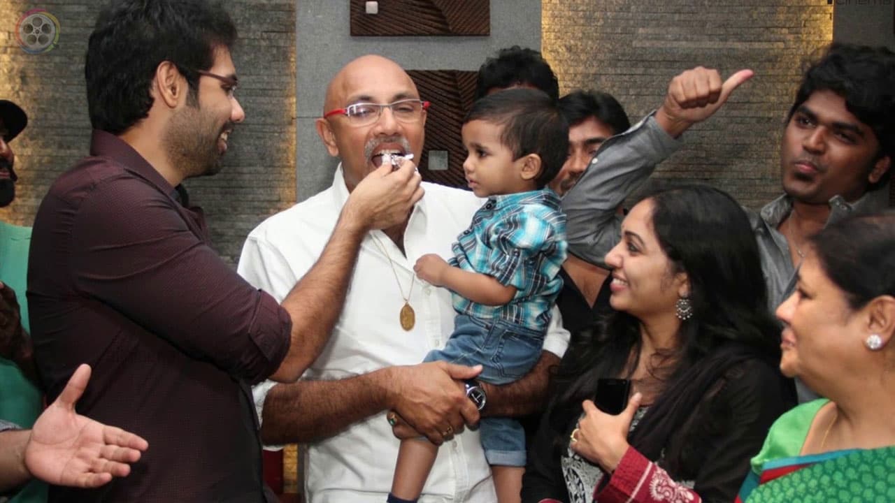 सत्यराज के कितने बच्चे हैं? सत्यराज के कितने बच्चे हैं?