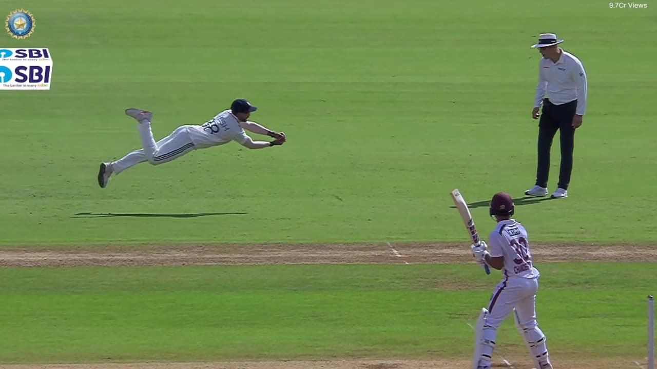 నితీష్ కుమార్ రెడ్డి కళ్లు చేదిరే క్యాచ్