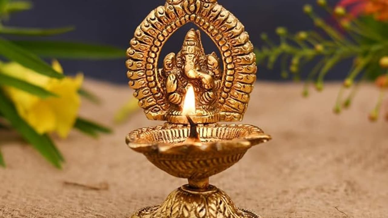 Karthigai Deepam 2025 Karthigai Deepam 2025
