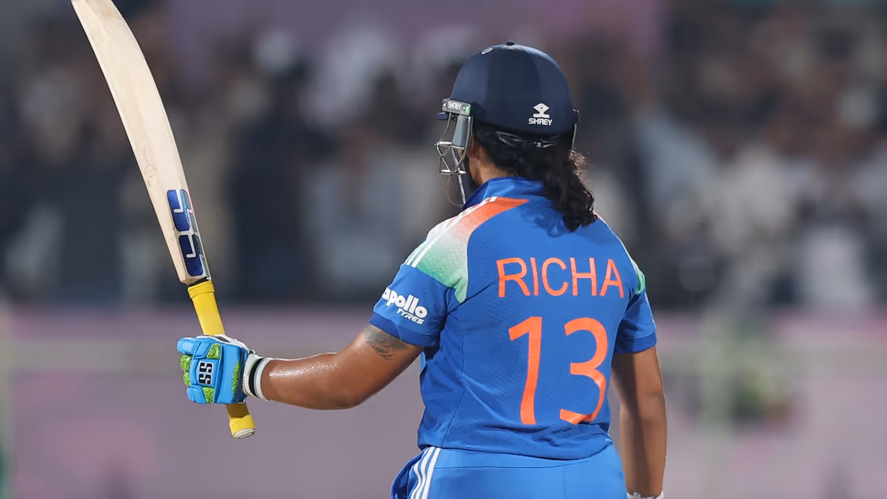 విశాఖపట్నంలో రిచా ఘోష్ బ్యాటింగ్ సునామీ