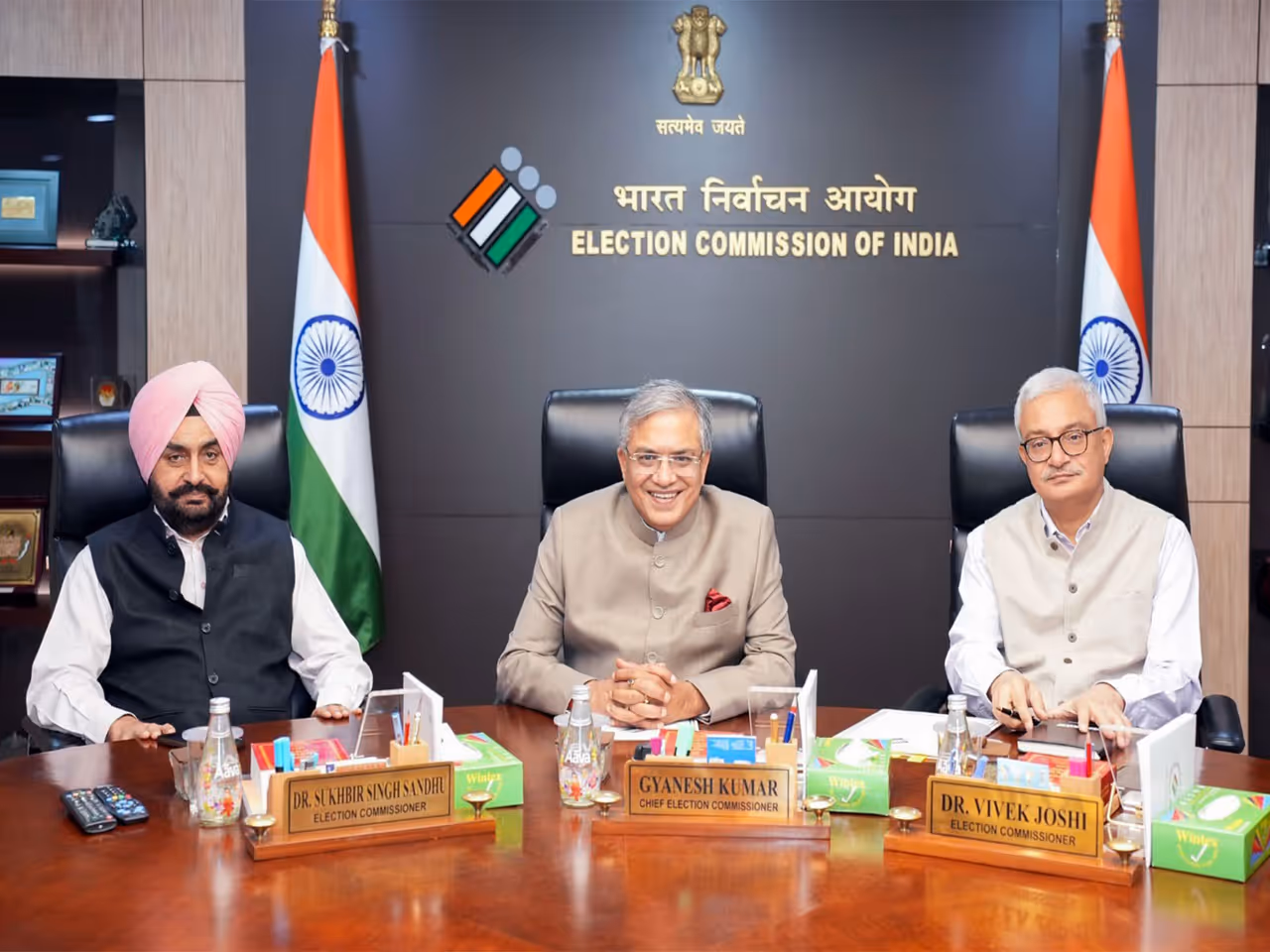 নির্বাচন কমিশনের হুঁশিয়ারি