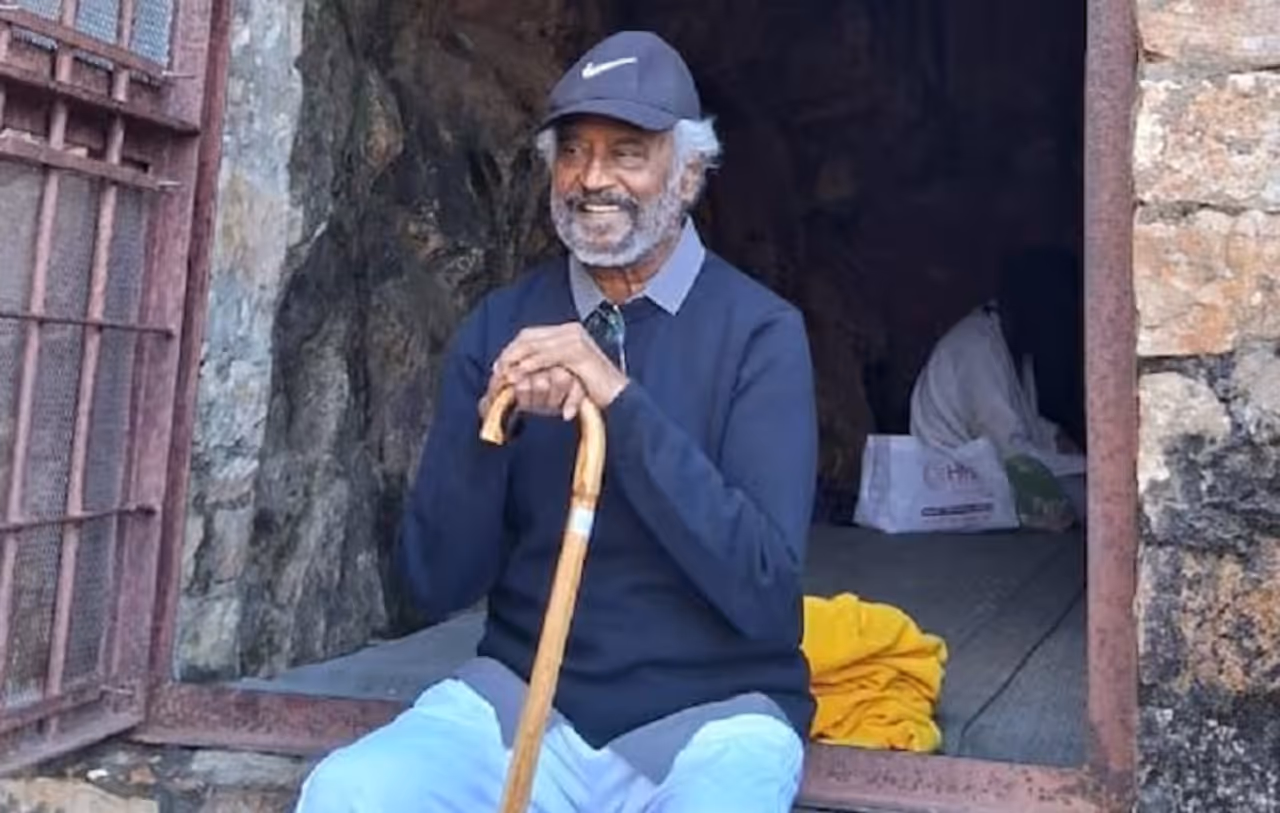 ಬಾಬಾಜಿ ಗುಹೆಯಲ್ಲಿ ಧ್ಯಾನ ಬಾಬಾಜಿ ಗುಹೆಯಲ್ಲಿ ಧ್ಯಾನ