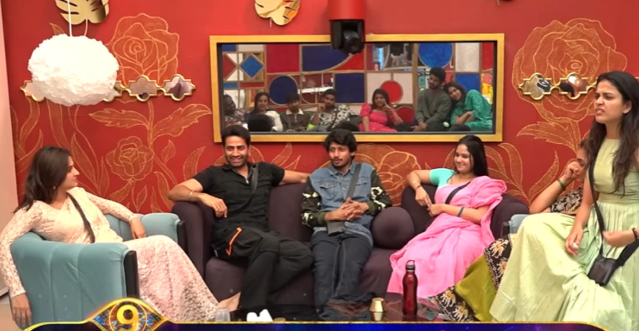 బిగ్ బాస్ 9 హౌజ్లో వైల్డ్ కార్డ్స్ రచ్చ బిగ్ బాస్ 9 హౌజ్లో వైల్డ్ కార్డ్స్ రచ్చ