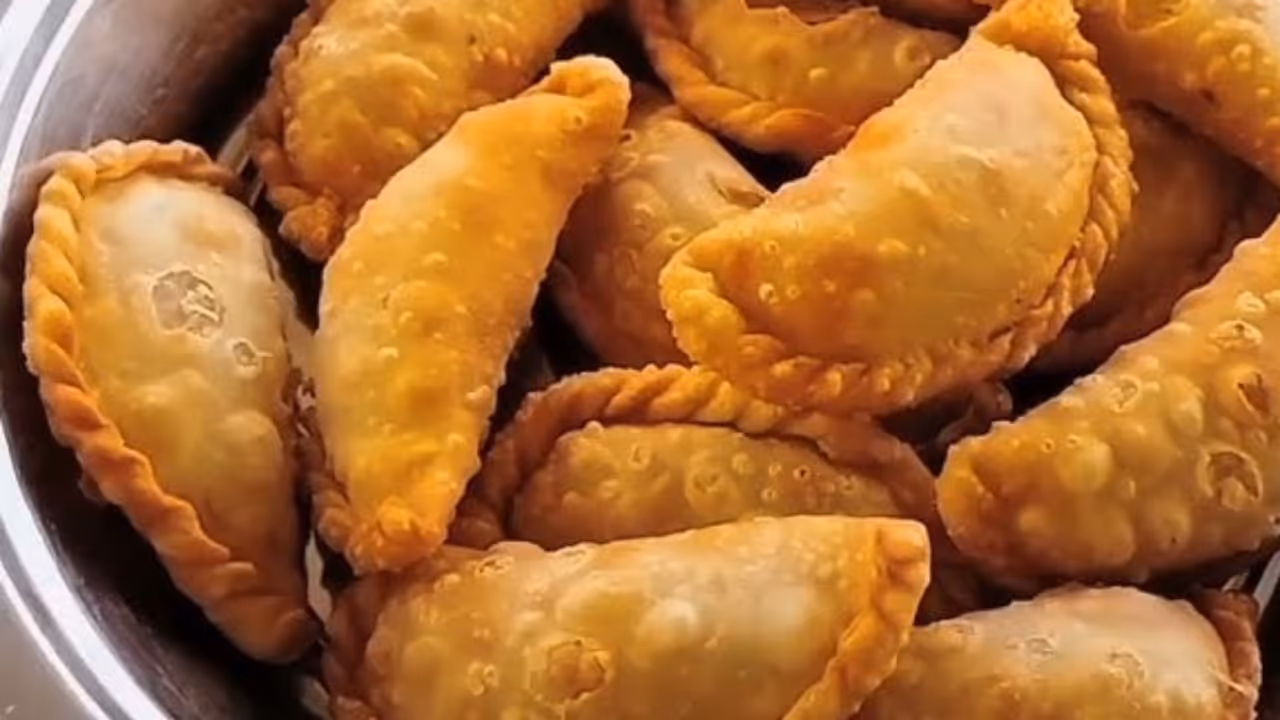 साहित्य : 