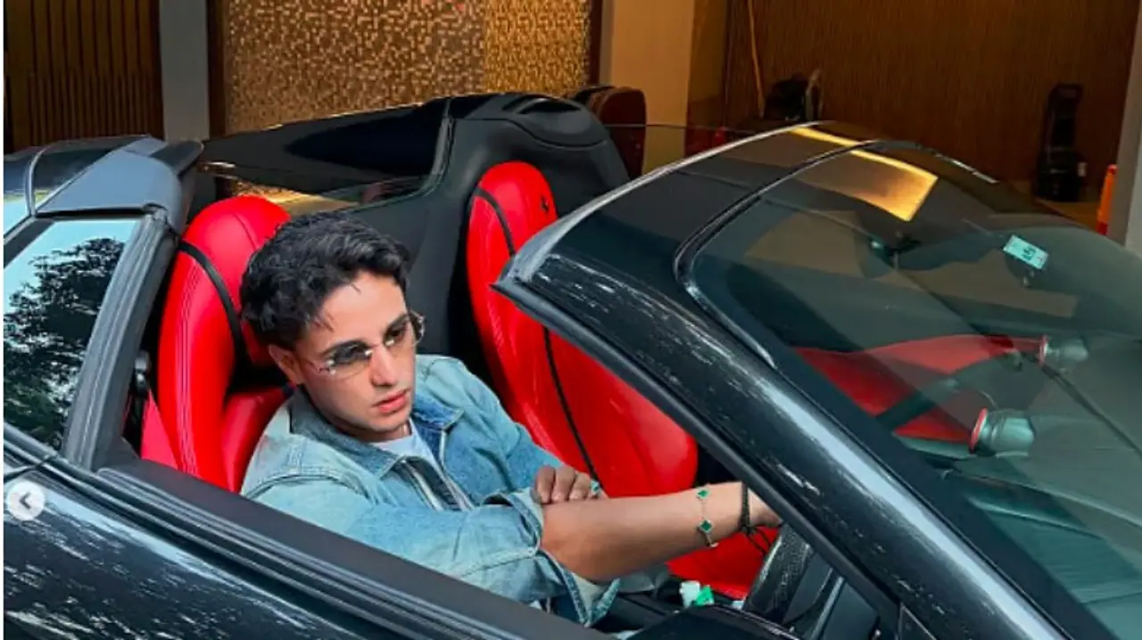 अभिषेक शर्माच्या कलेक्शनमध्ये 'या' गाडीची पडली भर, किंमत ऐकून पायाखालची सरकेल जमीन 