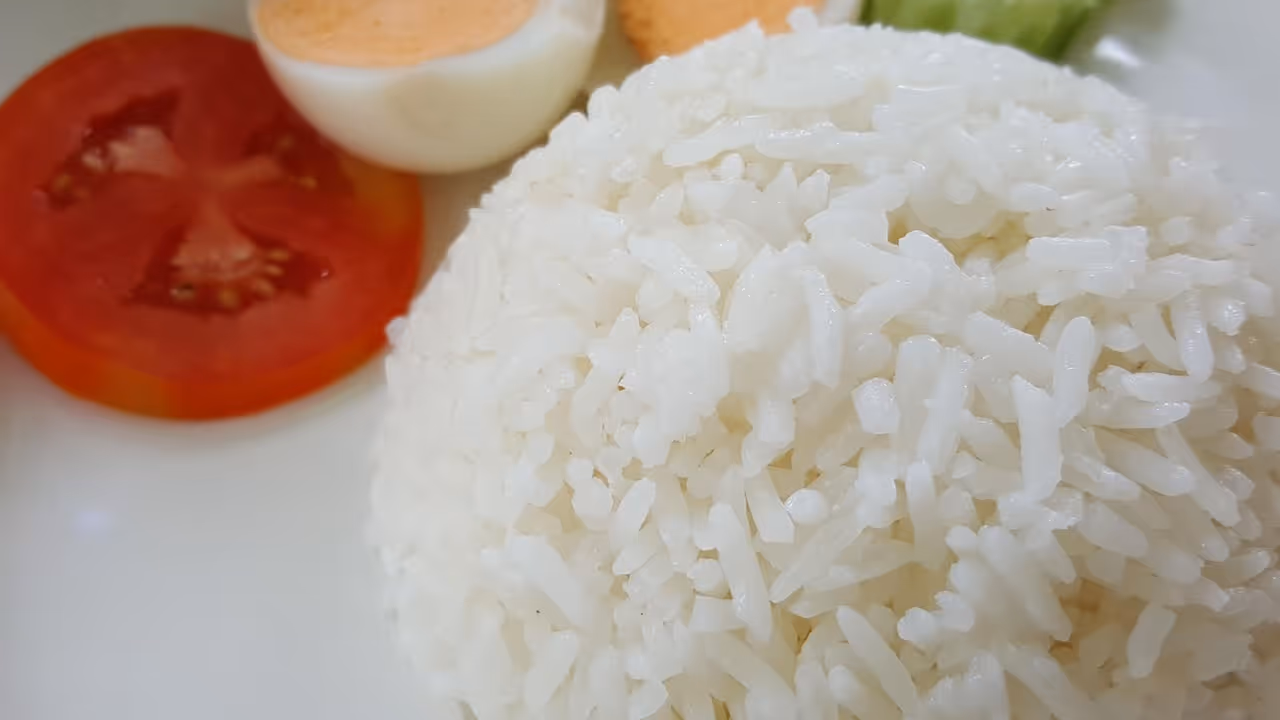 Is it safe to eat leftover rice?