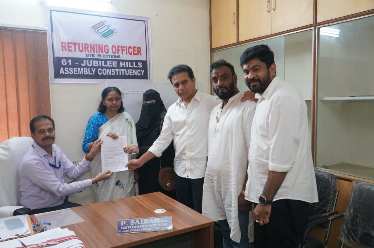 నామినేషన్ దాఖలుచేసిన మాగంటి సునీత నామినేషన్ దాఖలుచేసిన మాగంటి సునీత